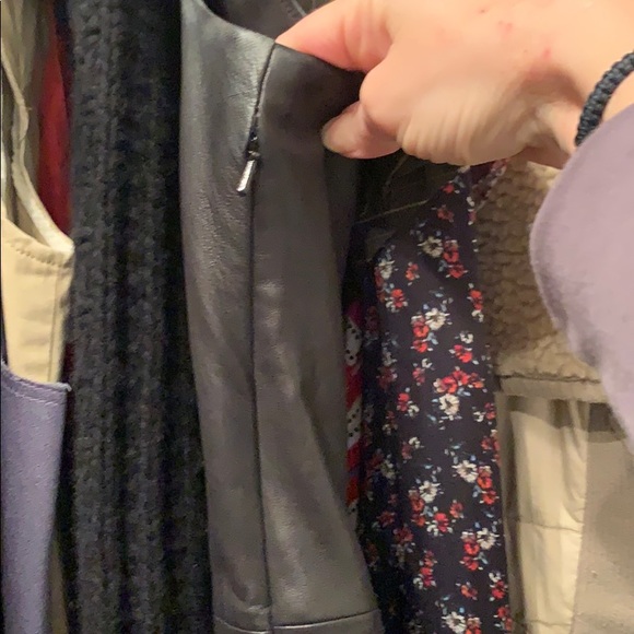 Black theory leather top - Picture 6 of 6